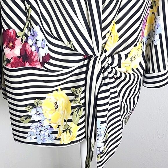 Signature Studio Black & White Aysemetrical Stripe Floral Top Side Tie, Size XL - Picture 4 of 10